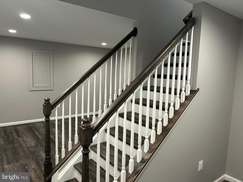 5274 TRACTOR LANE