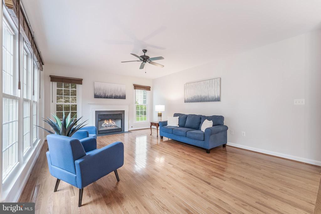 5274 TRACTOR LANE