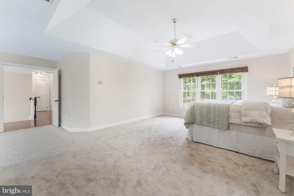 5274 TRACTOR LANE