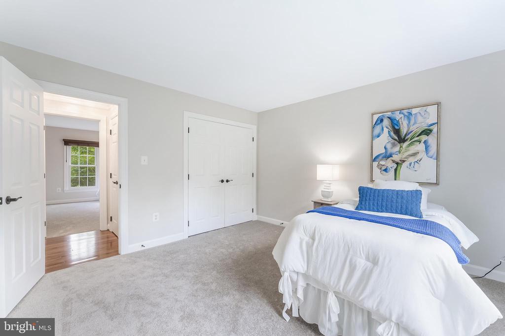 5274 TRACTOR LANE