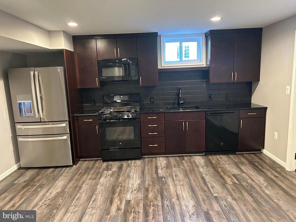 5274 TRACTOR LANE