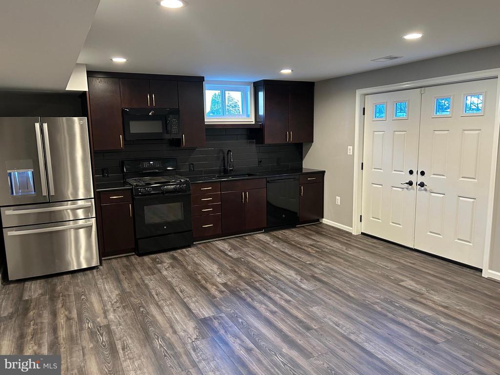 5274 TRACTOR LANE