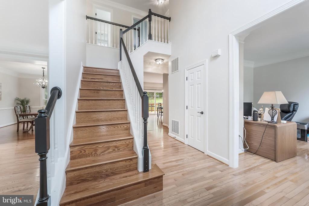 5274 TRACTOR LANE