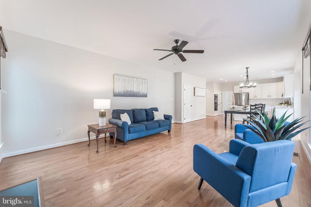 5274 TRACTOR LANE