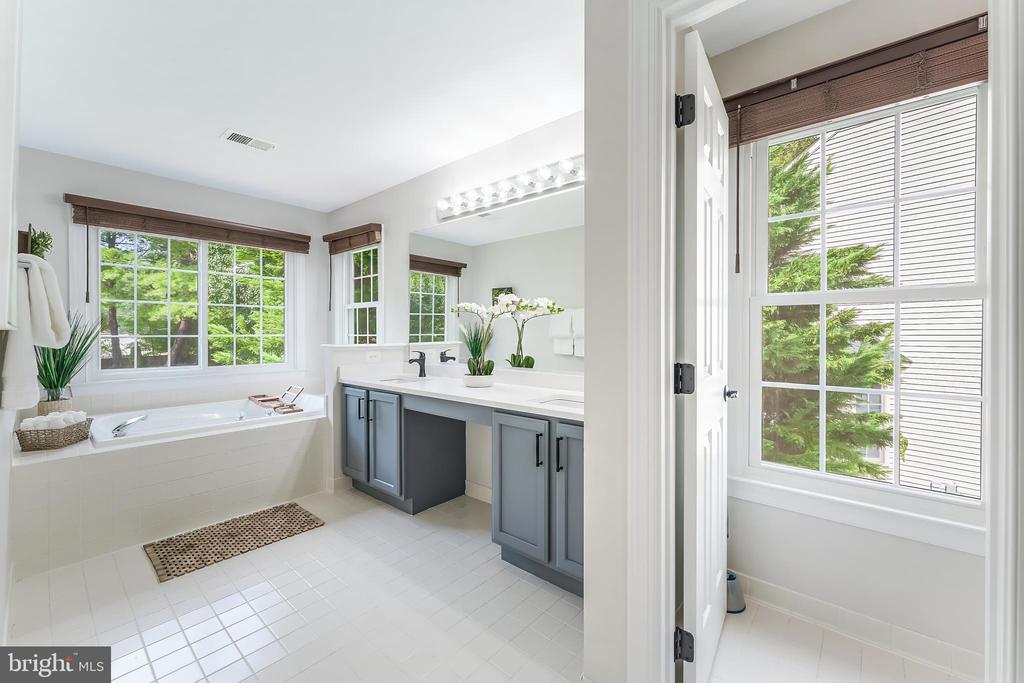 5274 TRACTOR LANE