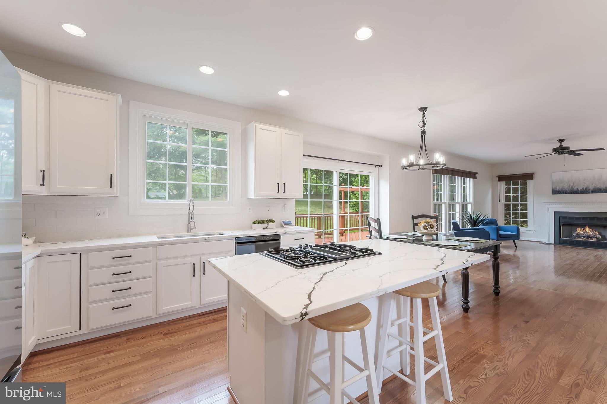 5274 TRACTOR LANE
