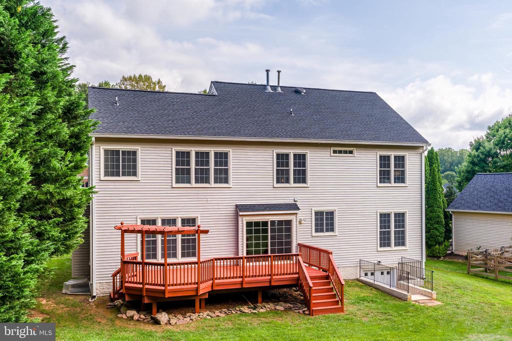 5274 TRACTOR LANE