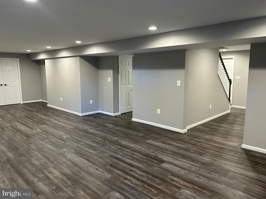 5274 TRACTOR LANE