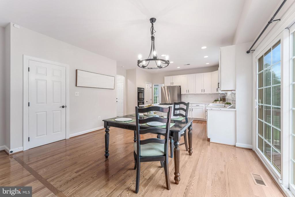 5274 TRACTOR LANE