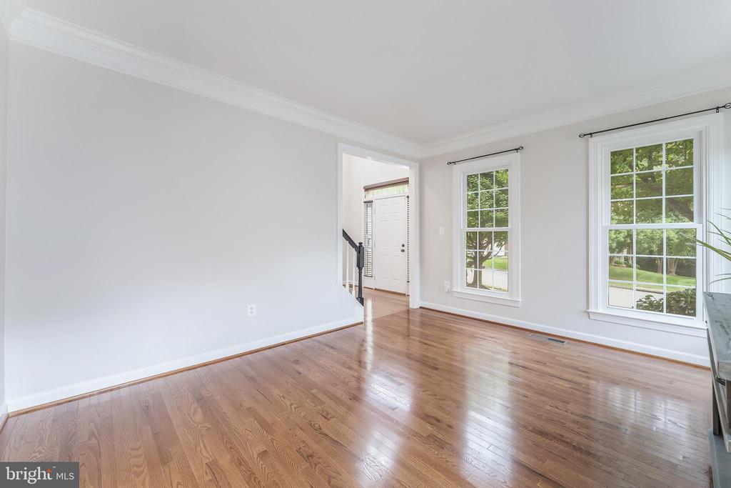 5274 TRACTOR LANE