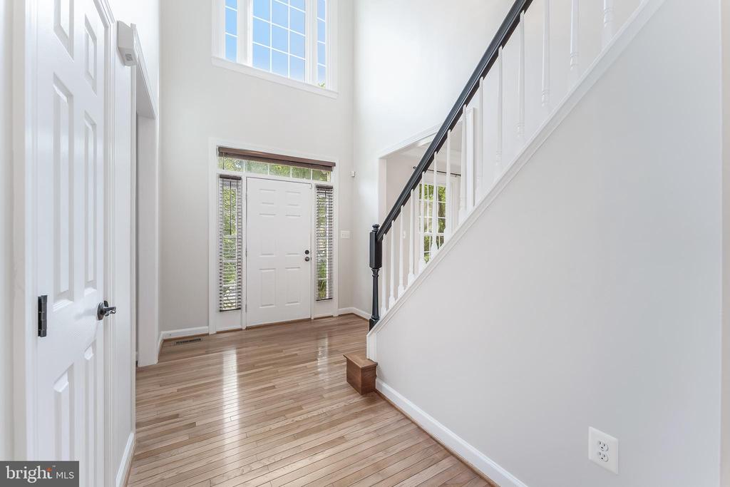 5274 TRACTOR LANE