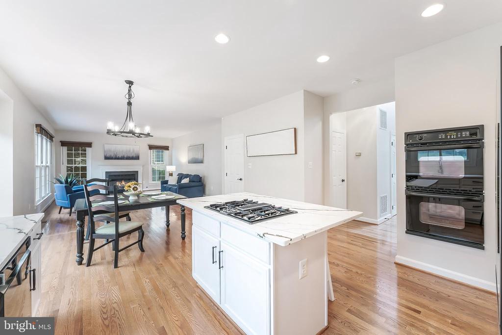 5274 TRACTOR LANE