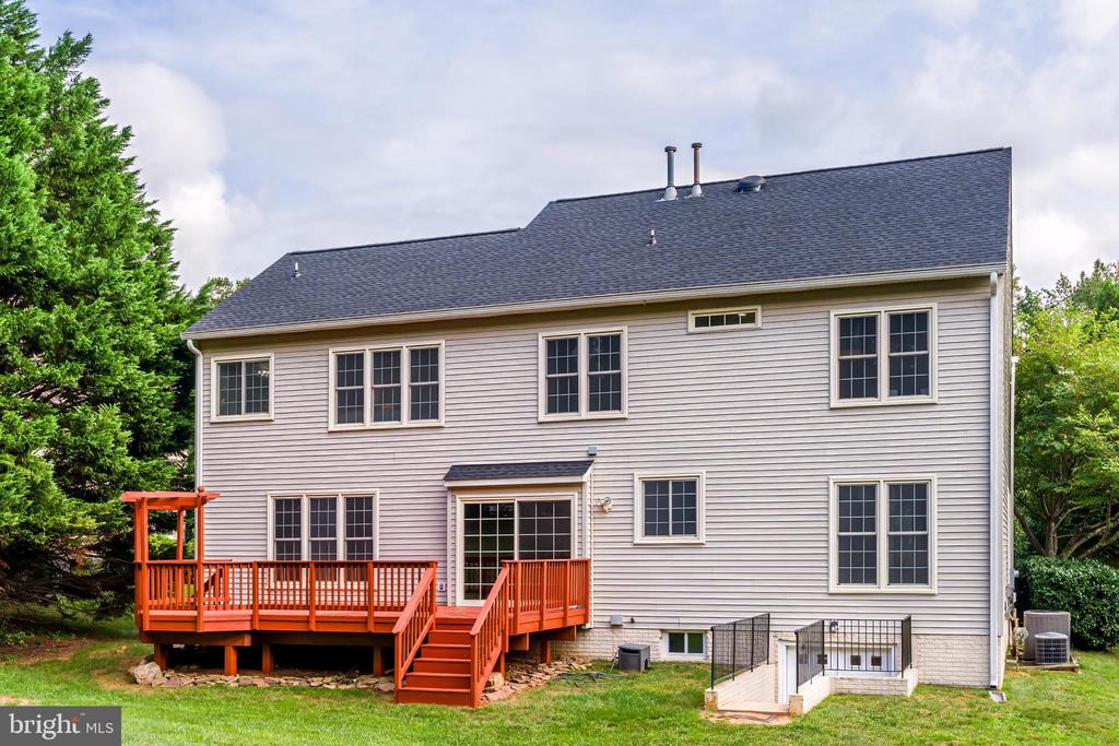 5274 TRACTOR LANE