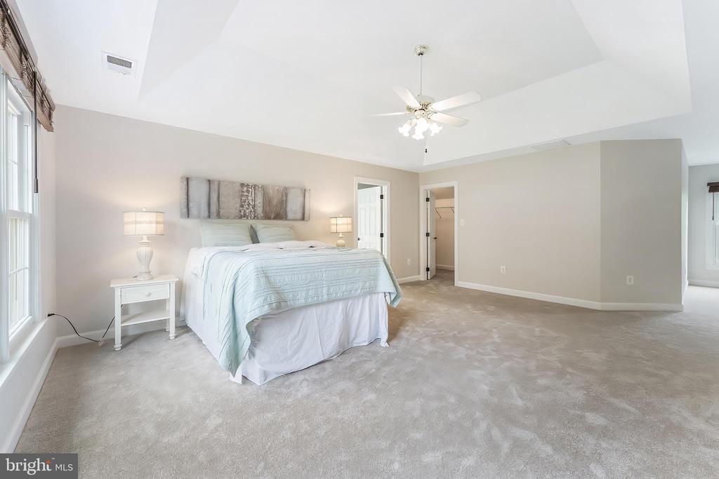 5274 TRACTOR LANE