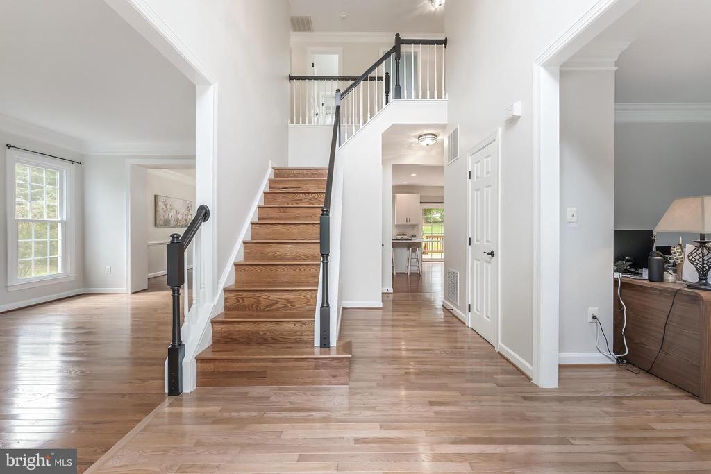 5274 TRACTOR LANE