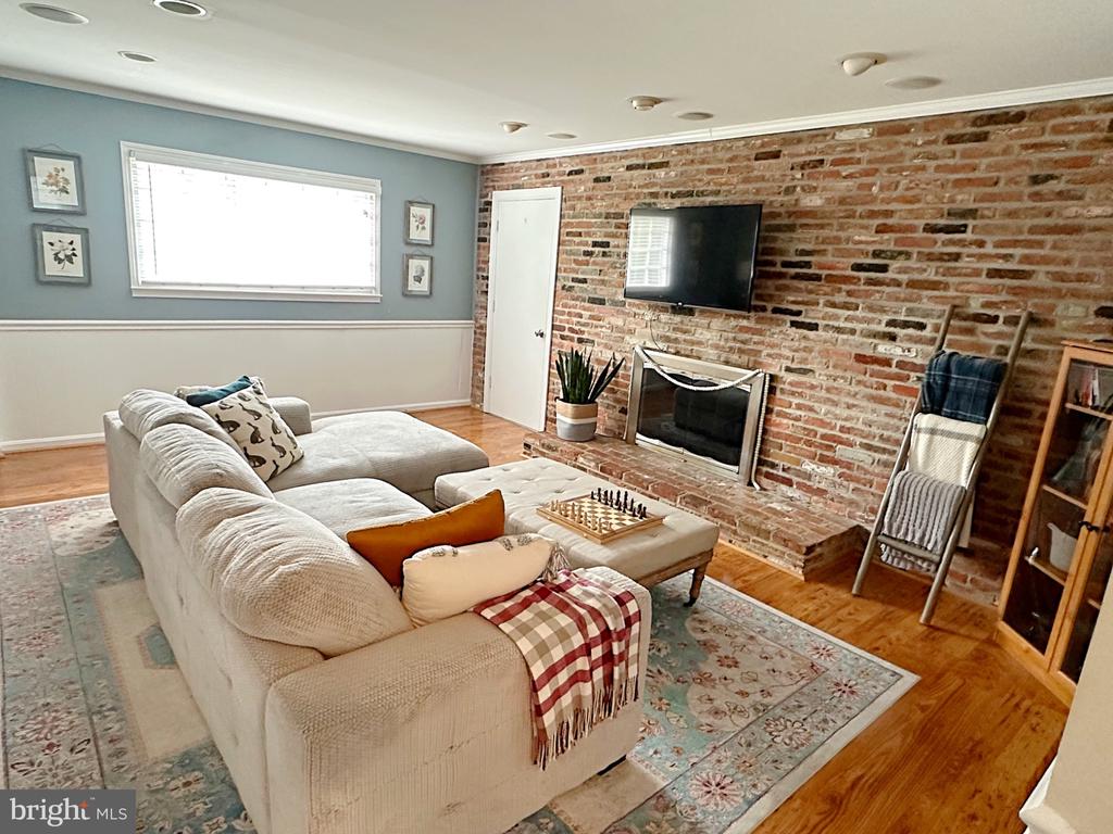422 OLD COURTHOUSE ROAD NE