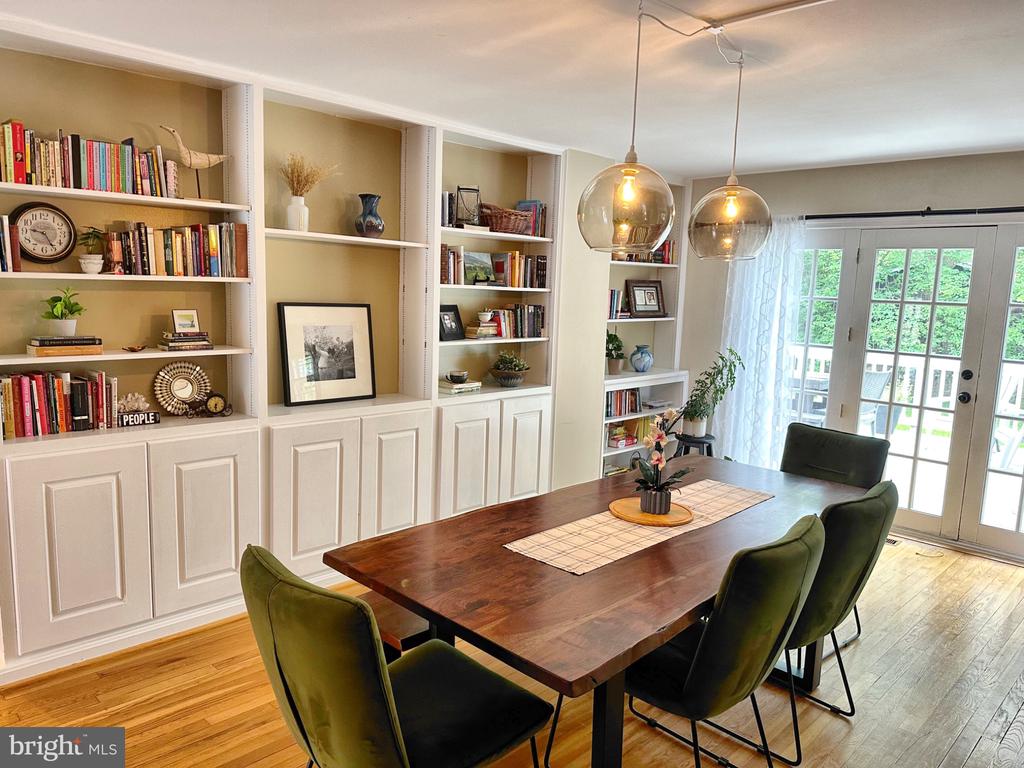 422 OLD COURTHOUSE ROAD NE
