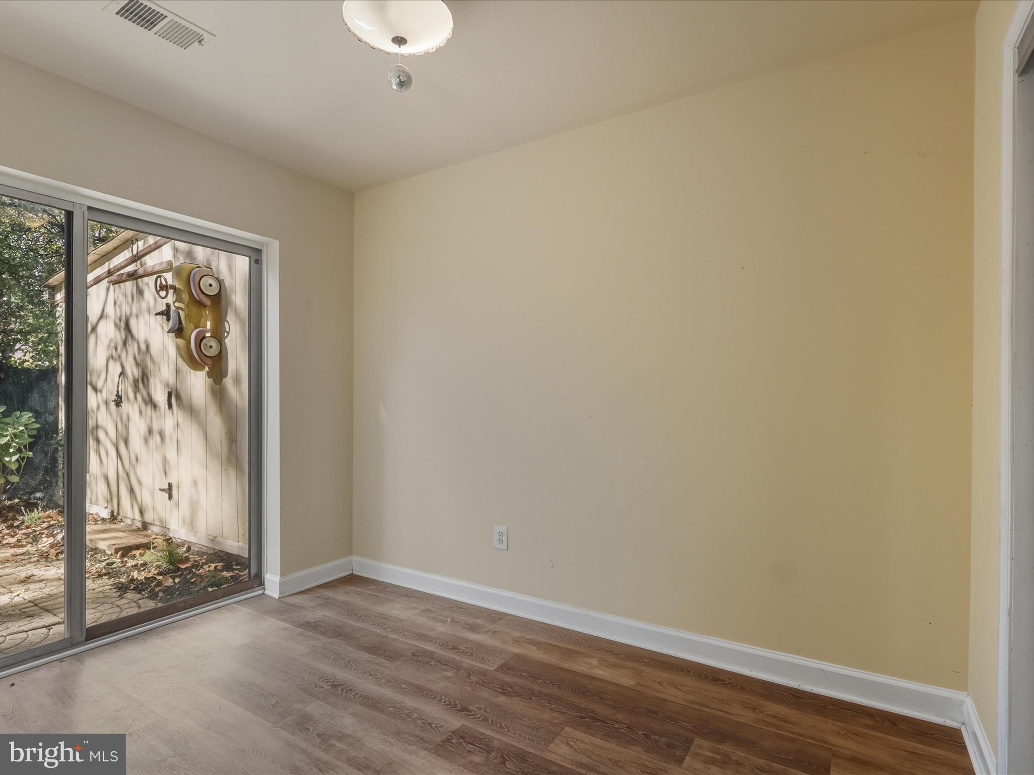 9816 PEBBLE WEIGH COURT