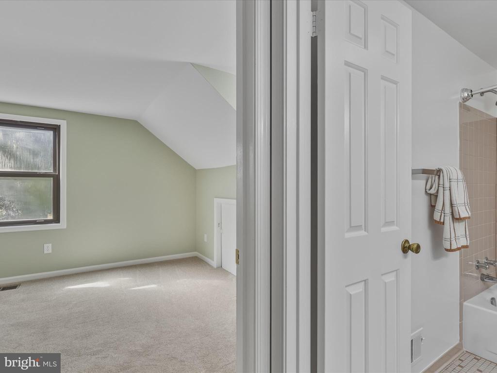 9816 PEBBLE WEIGH COURT