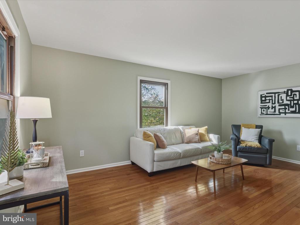9816 PEBBLE WEIGH COURT