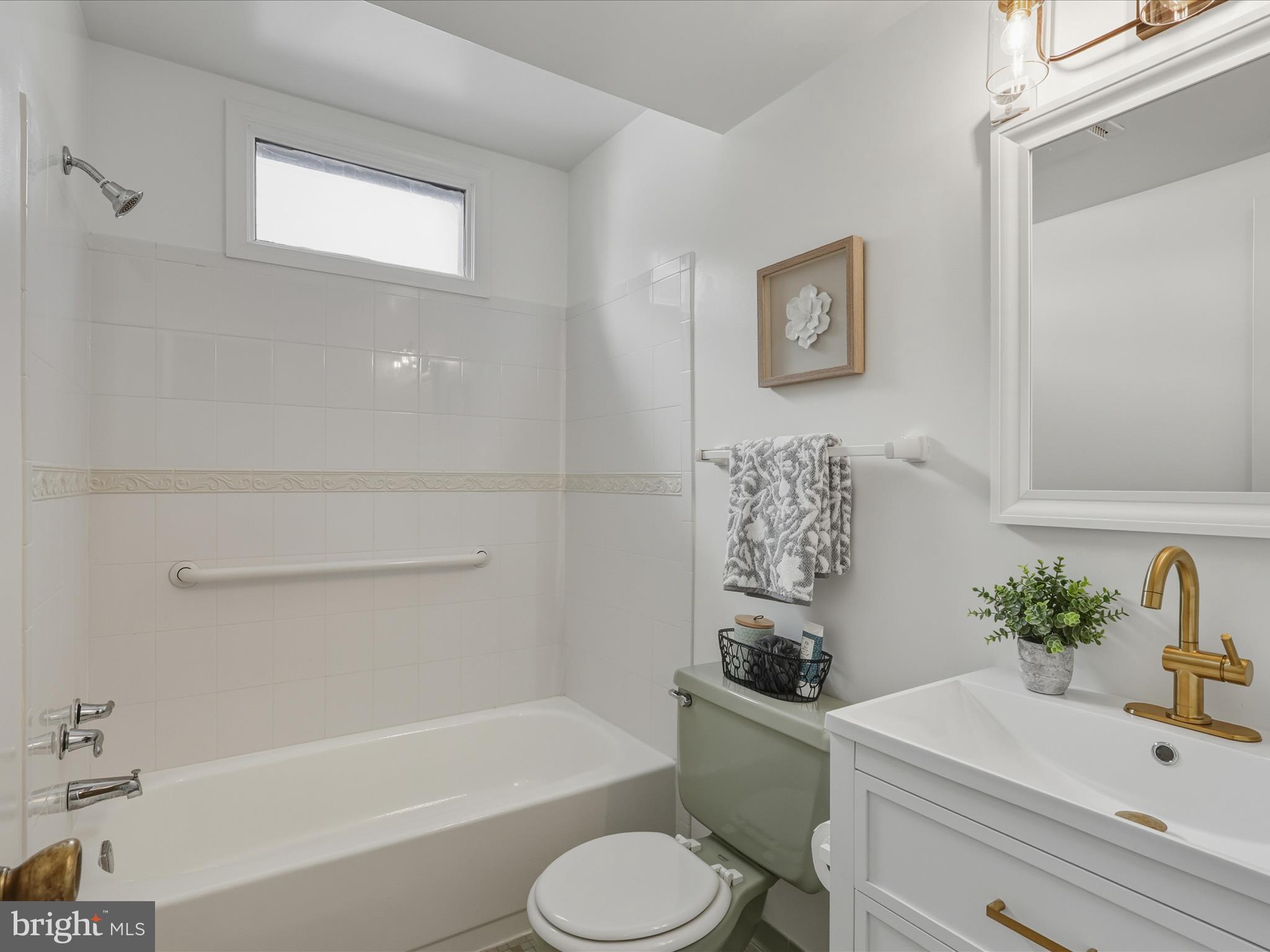 9816 PEBBLE WEIGH COURT