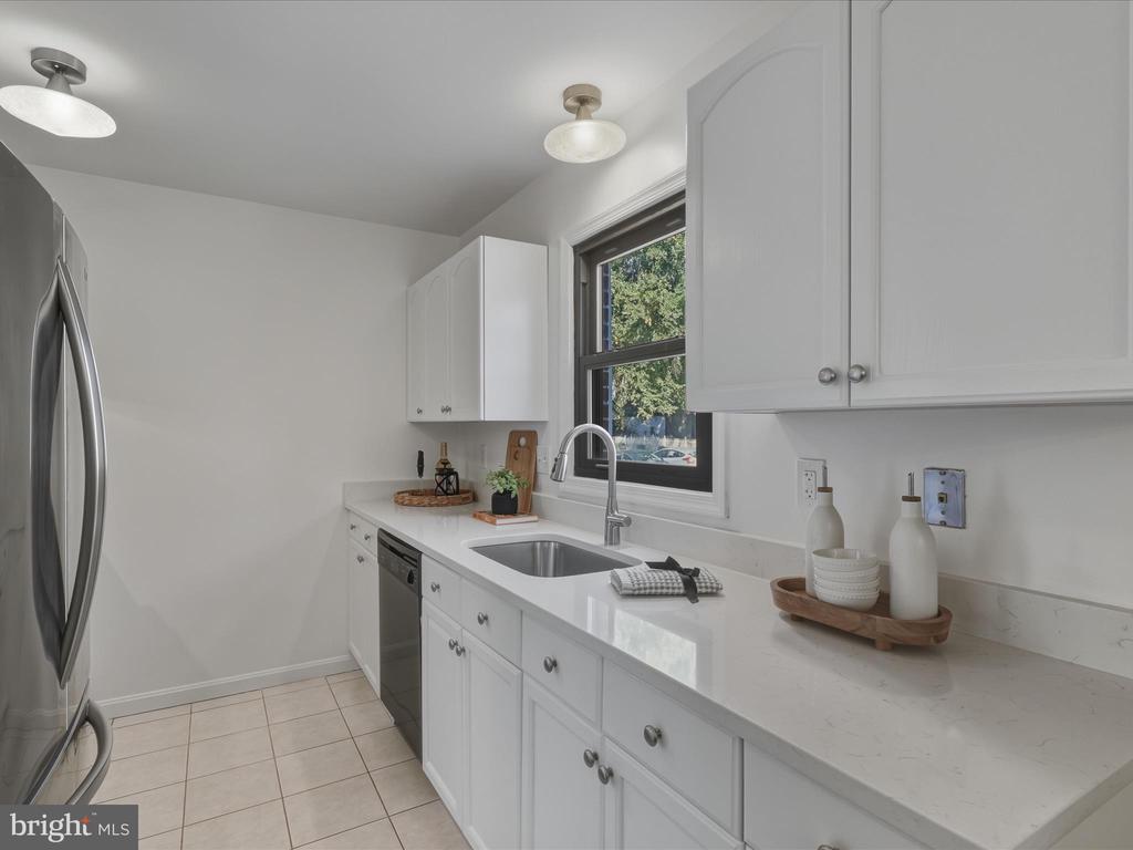 9816 PEBBLE WEIGH COURT