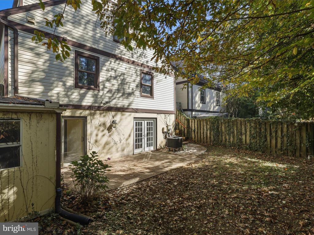 9816 PEBBLE WEIGH COURT