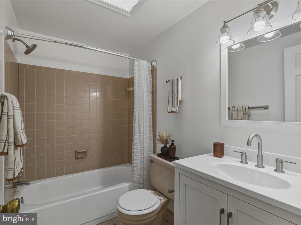 9816 PEBBLE WEIGH COURT