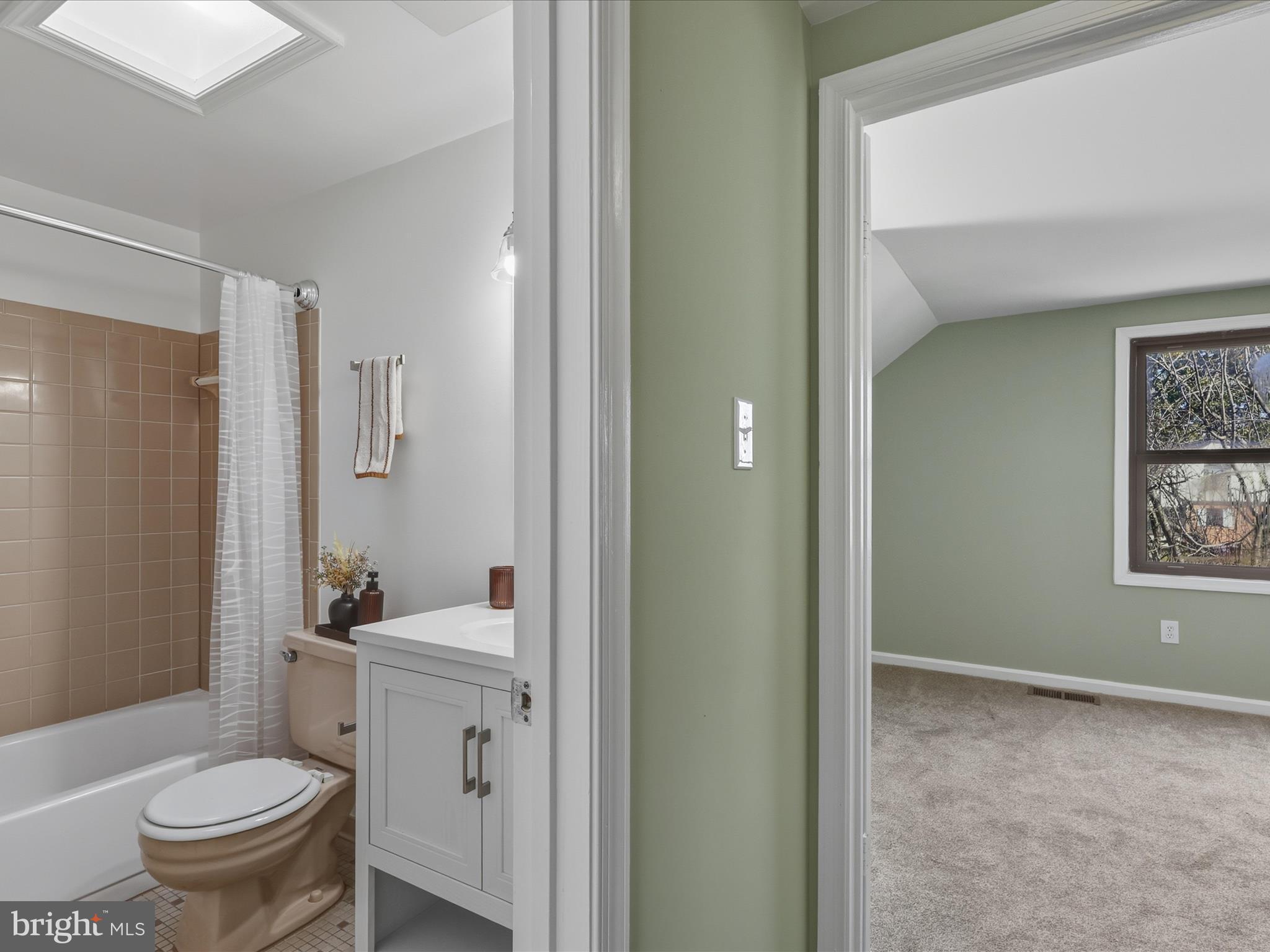 9816 PEBBLE WEIGH COURT