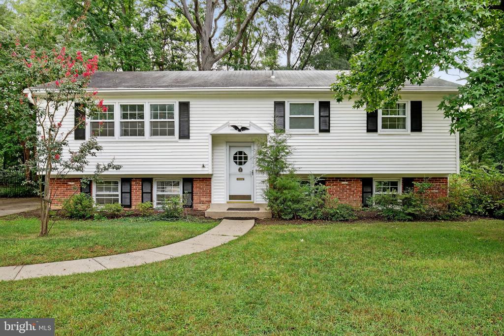 1704 COOL SPRING DRIVE