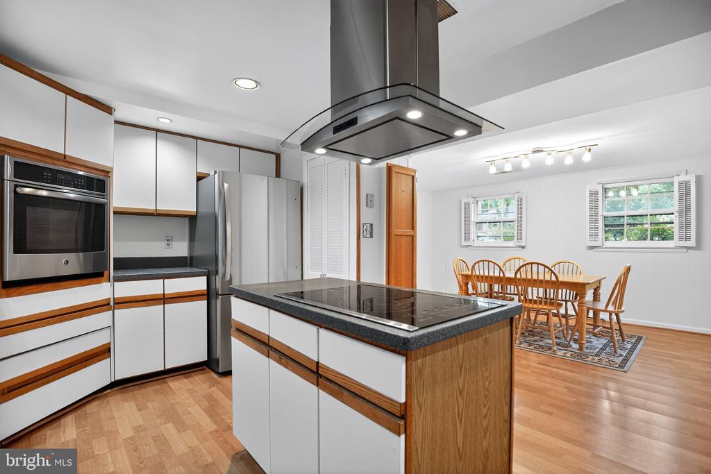 1704 COOL SPRING DRIVE