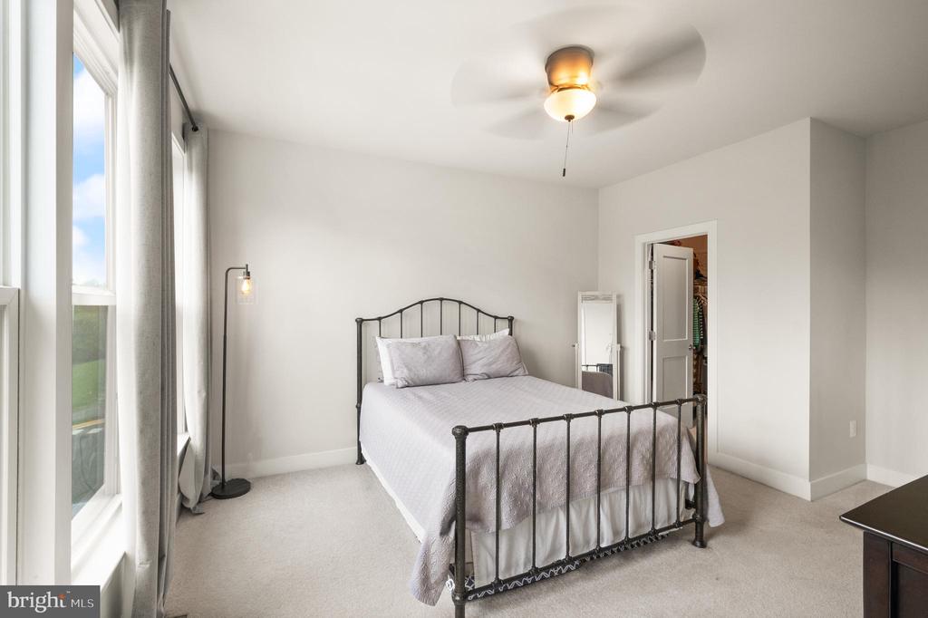 2495 LIBERTY LOOP