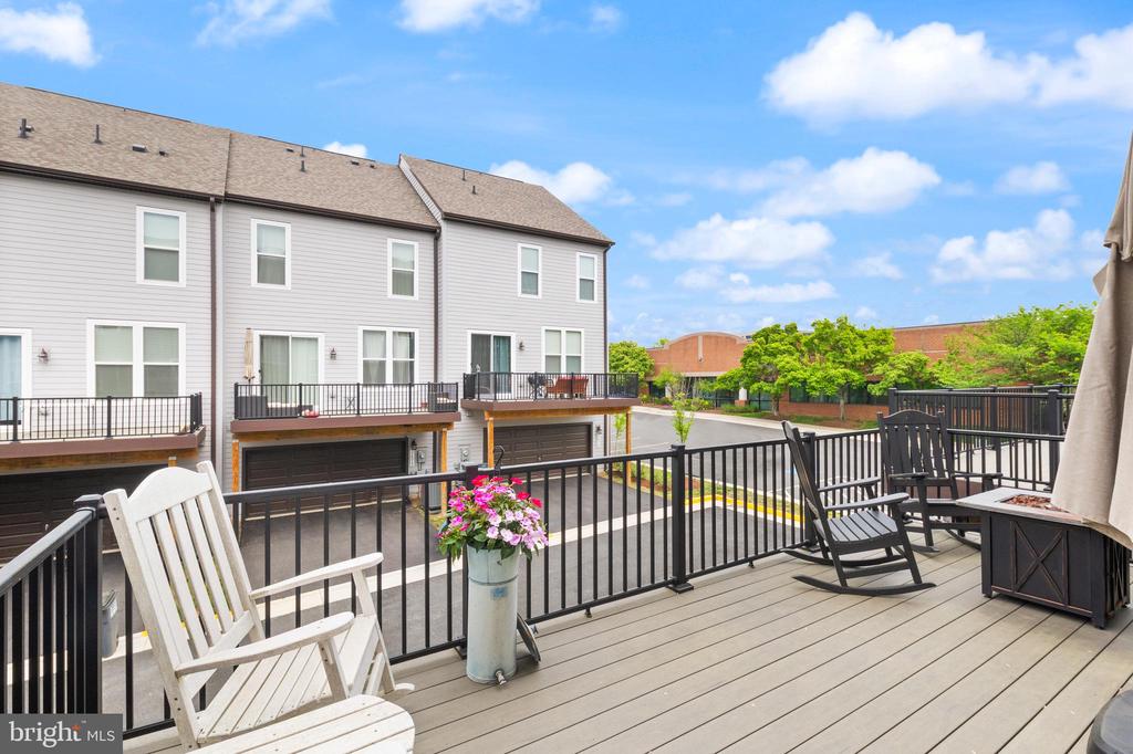 2495 LIBERTY LOOP