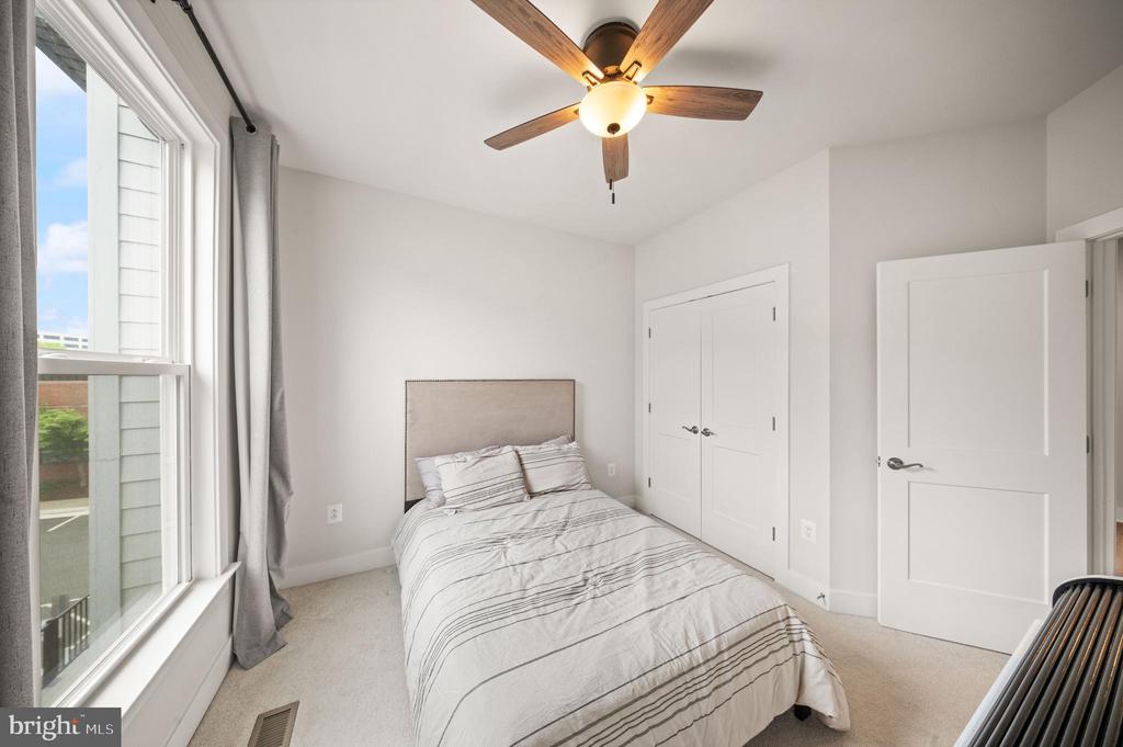 2495 LIBERTY LOOP