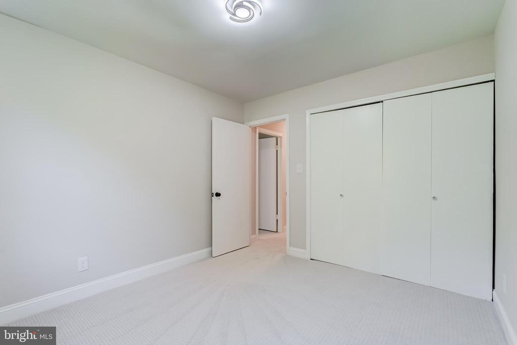 5408 BROMYARD COURT