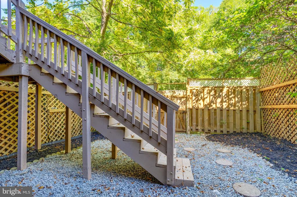 5408 BROMYARD COURT