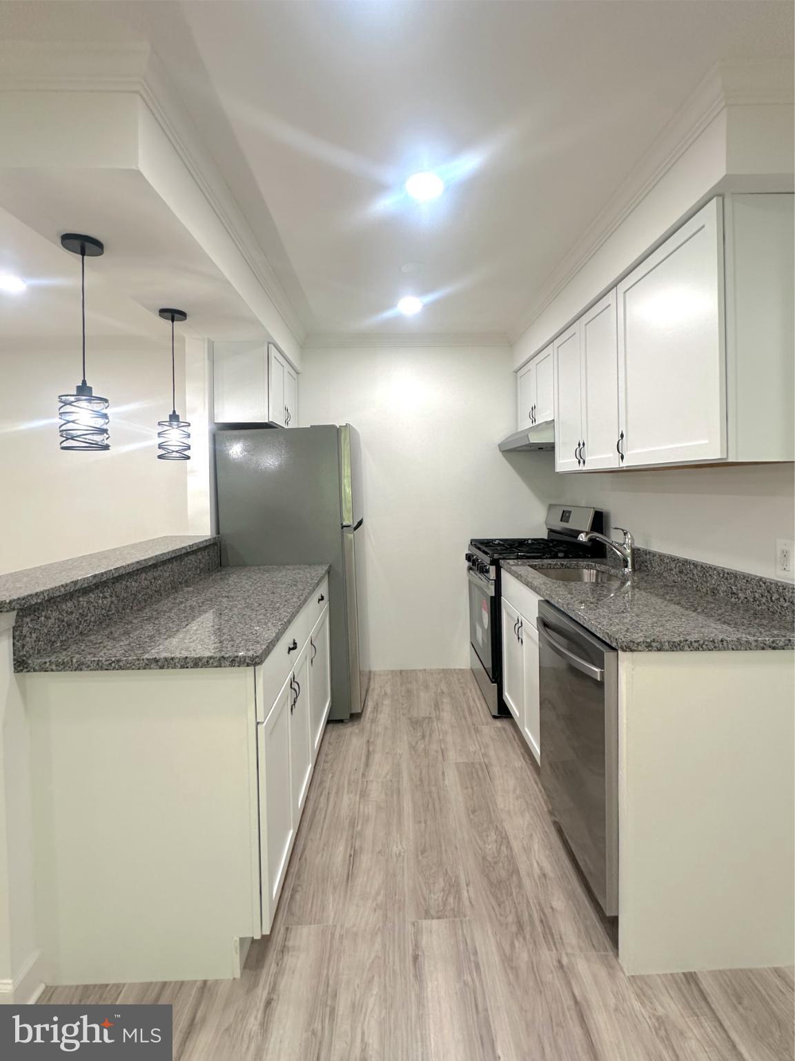 4211 AMERICANA DRIVE 102