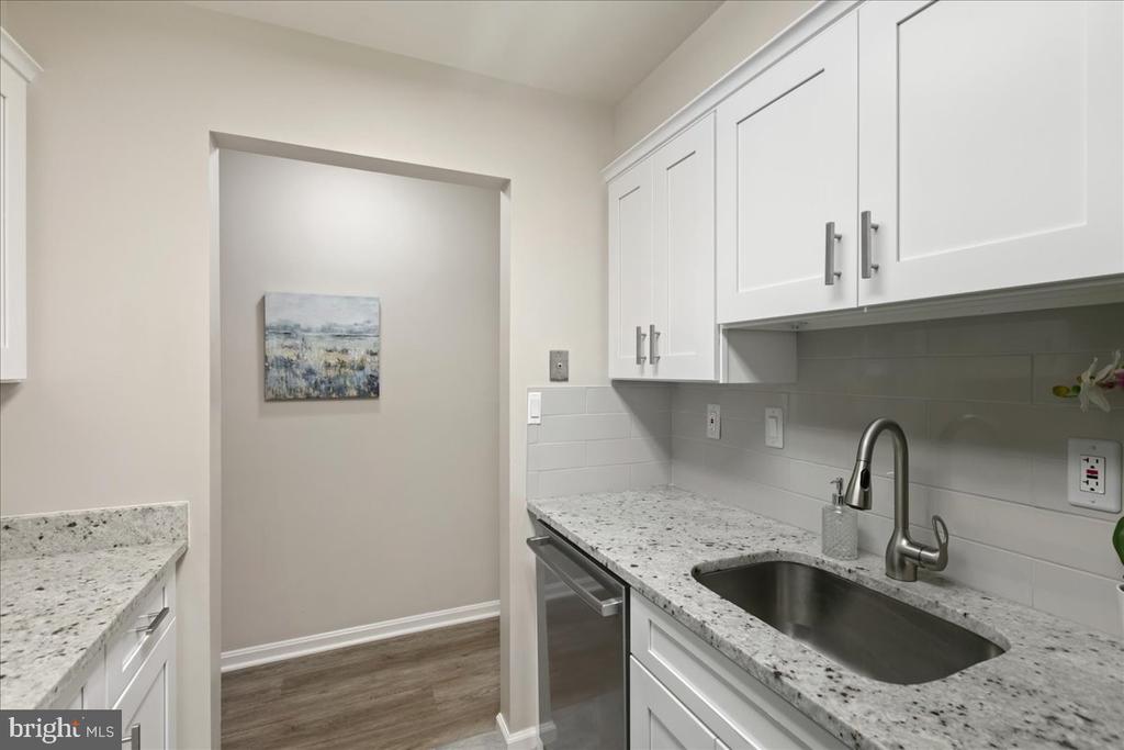 5924 COVE LANDING ROAD 301