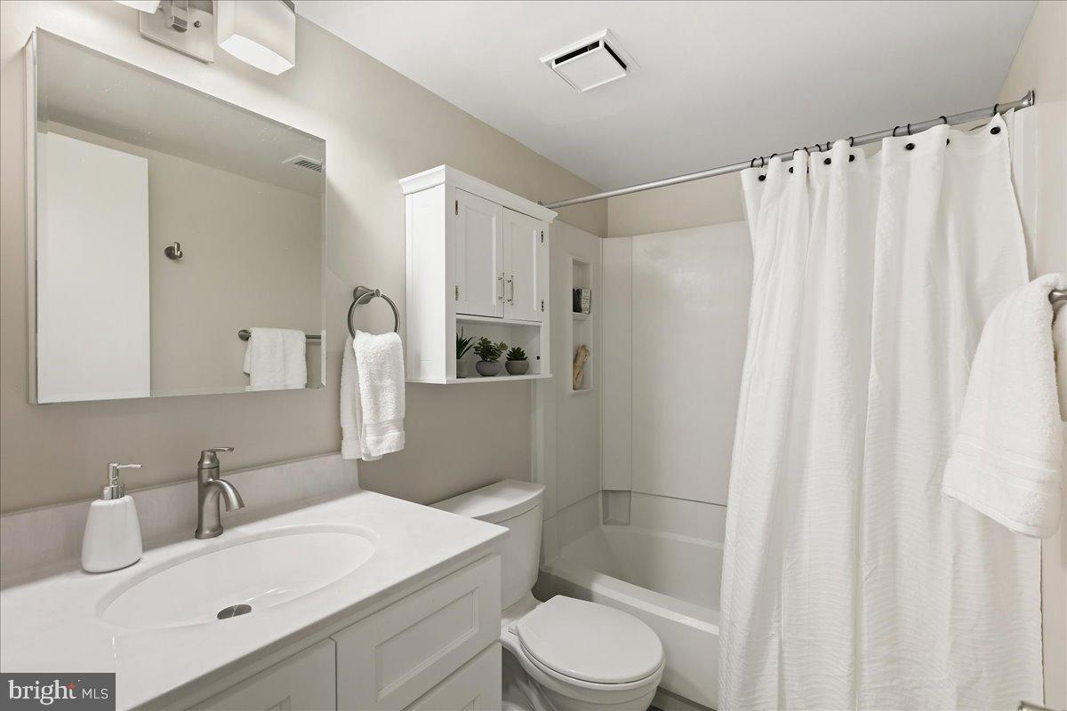 5924 COVE LANDING ROAD 301