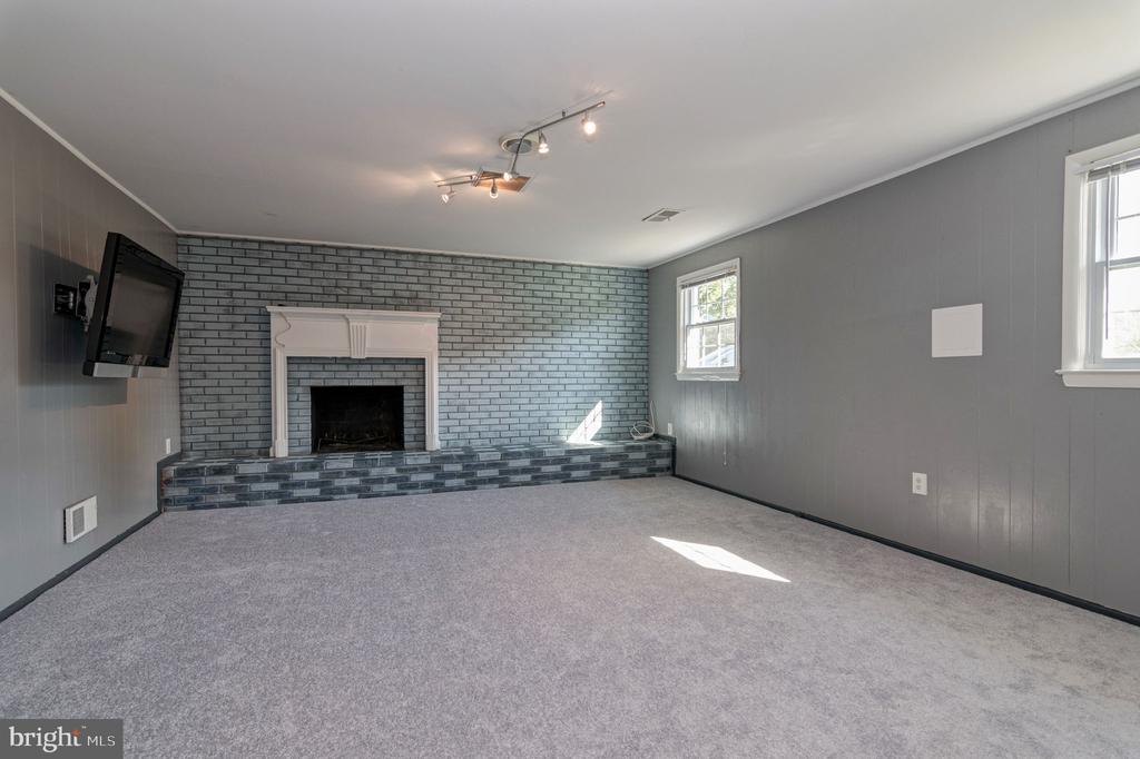 6115 RIVANNA DRIVE