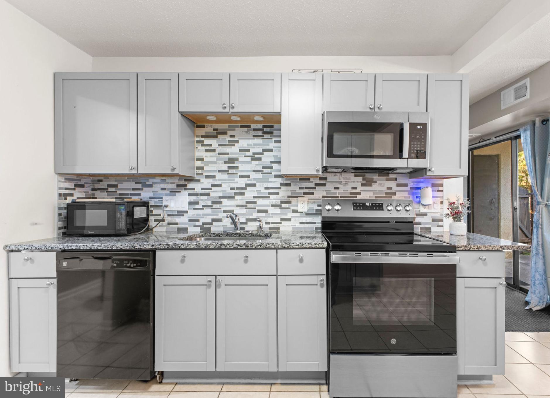 615 CENTER STREET T4