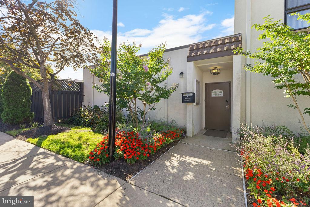 615 CENTER STREET T4