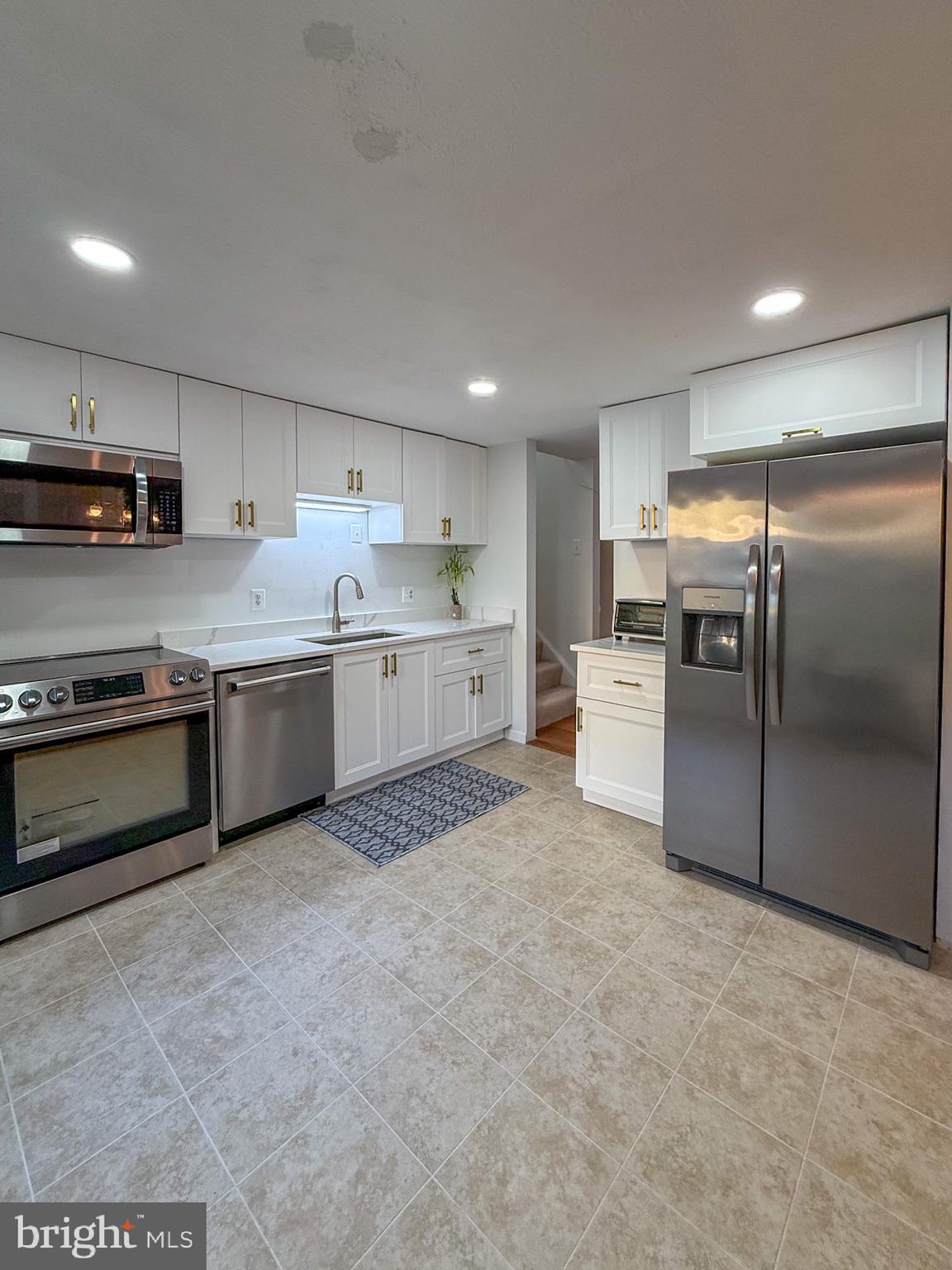 5703 OAK STAKE COURT