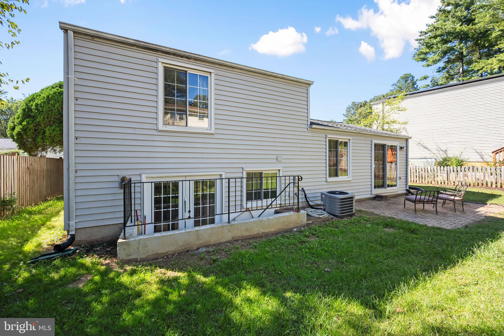 5703 OAK STAKE COURT
