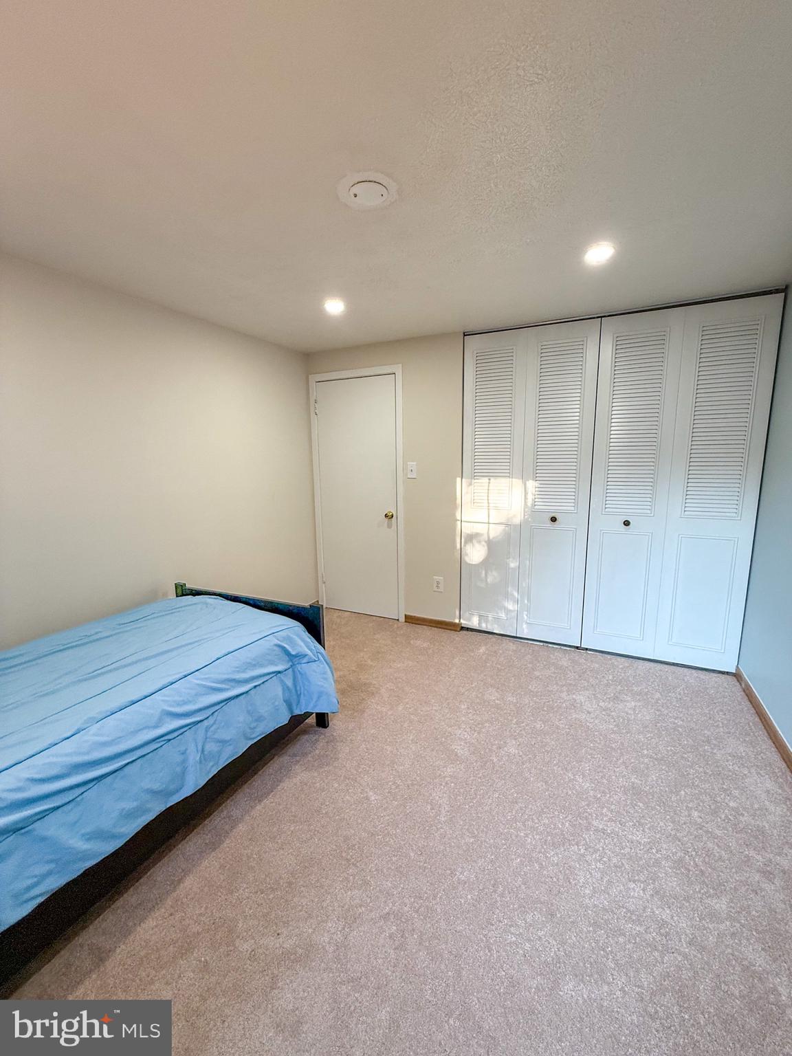 5703 OAK STAKE COURT