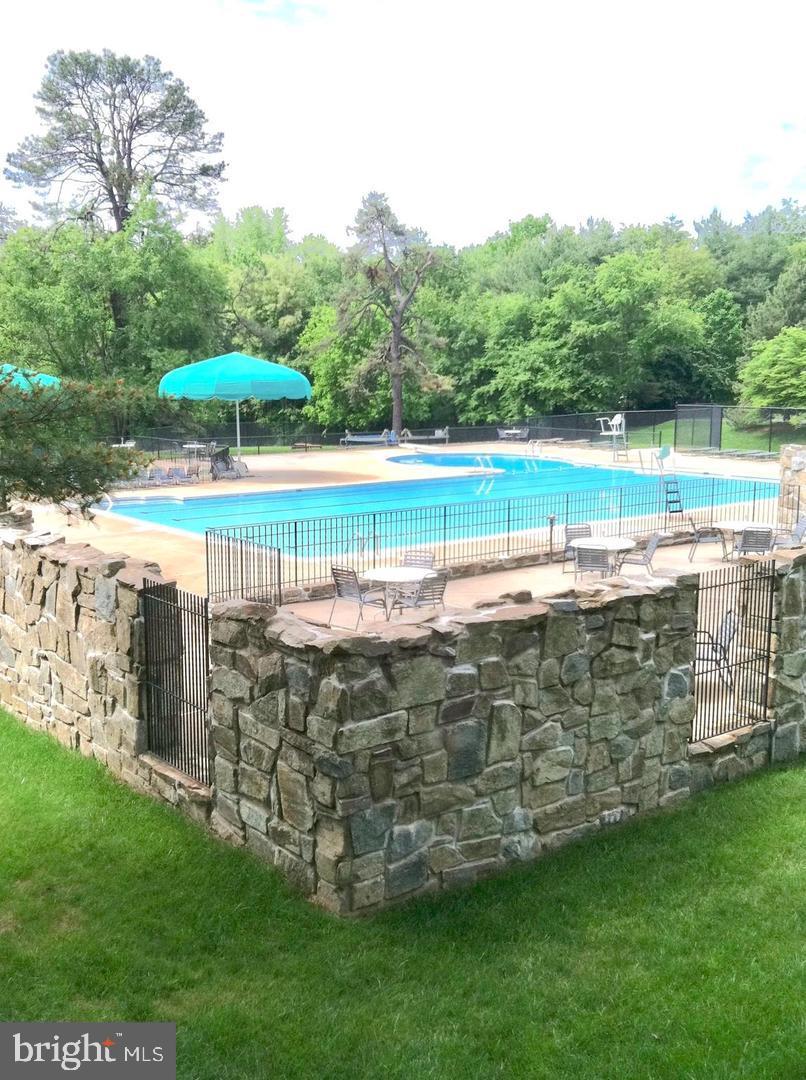 5703 OAK STAKE COURT