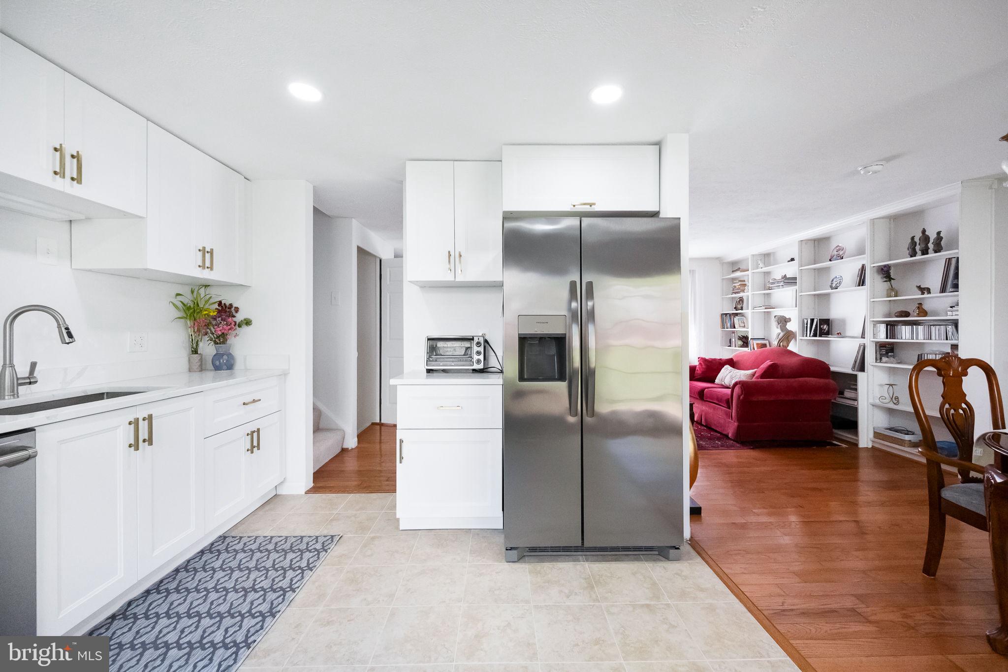 5703 OAK STAKE COURT