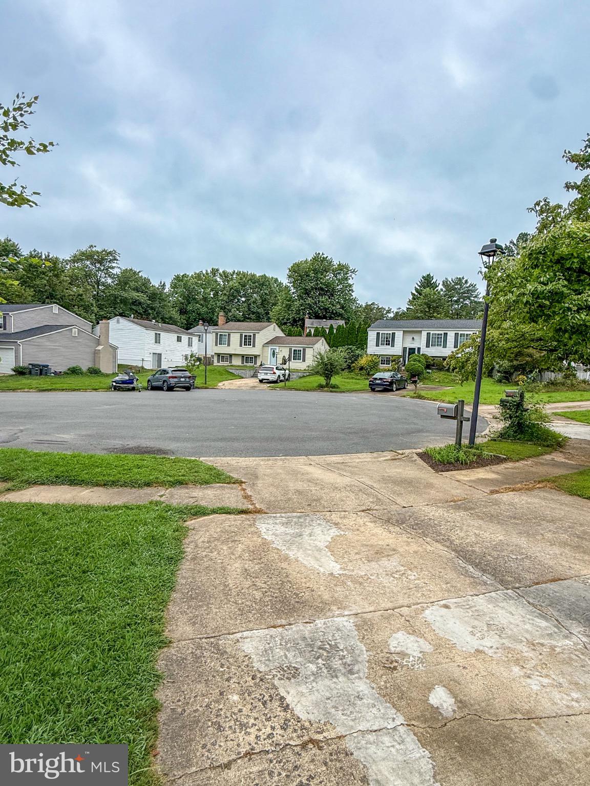 5703 OAK STAKE COURT