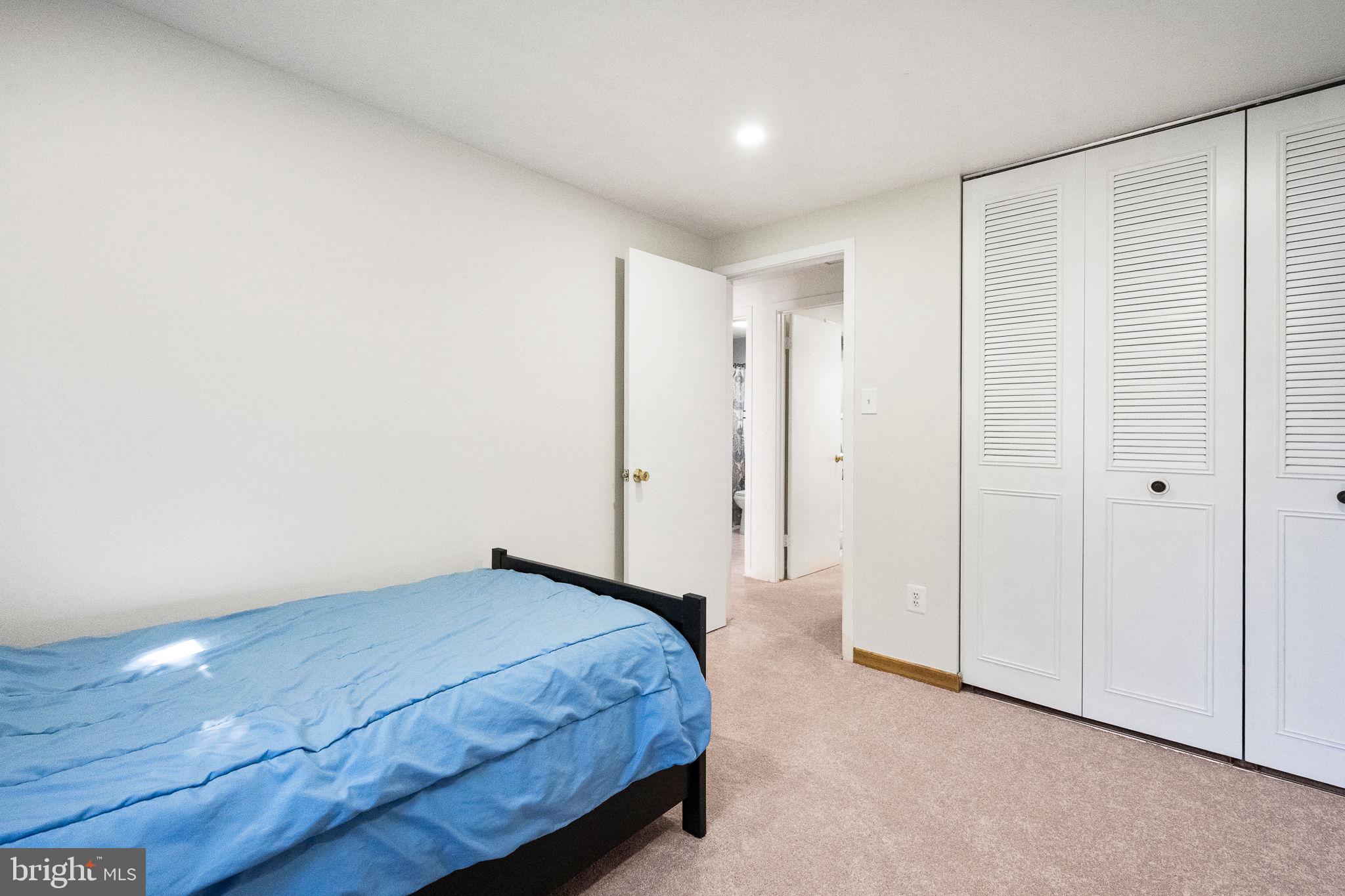 5703 OAK STAKE COURT