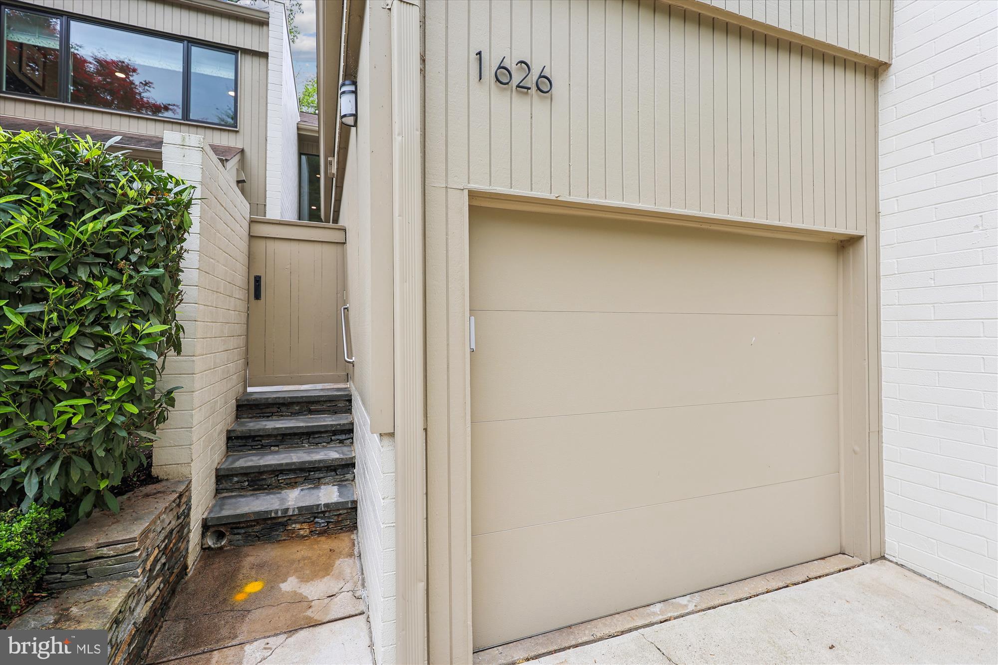 1626 WATERS EDGE LANE